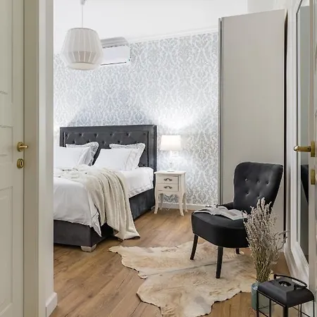 Charming Retreat In The Heart Of *