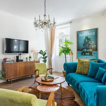 Charming Retreat In The Heart Of Apartment *