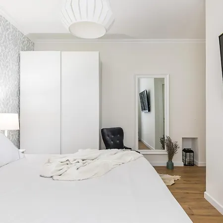 Charming Retreat In The Heart Of