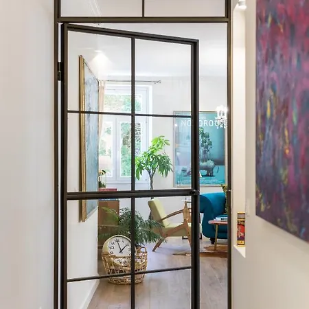 Apartment Charming Retreat In The Heart Of *