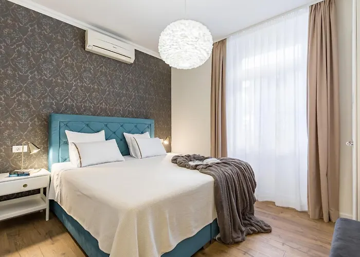 아파트 Charming Retreat In The Heart Of *