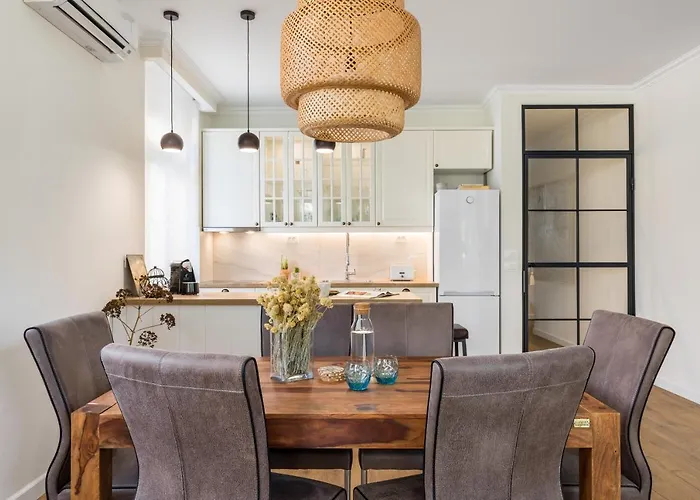 Charming Retreat In The Heart Of Apartment *